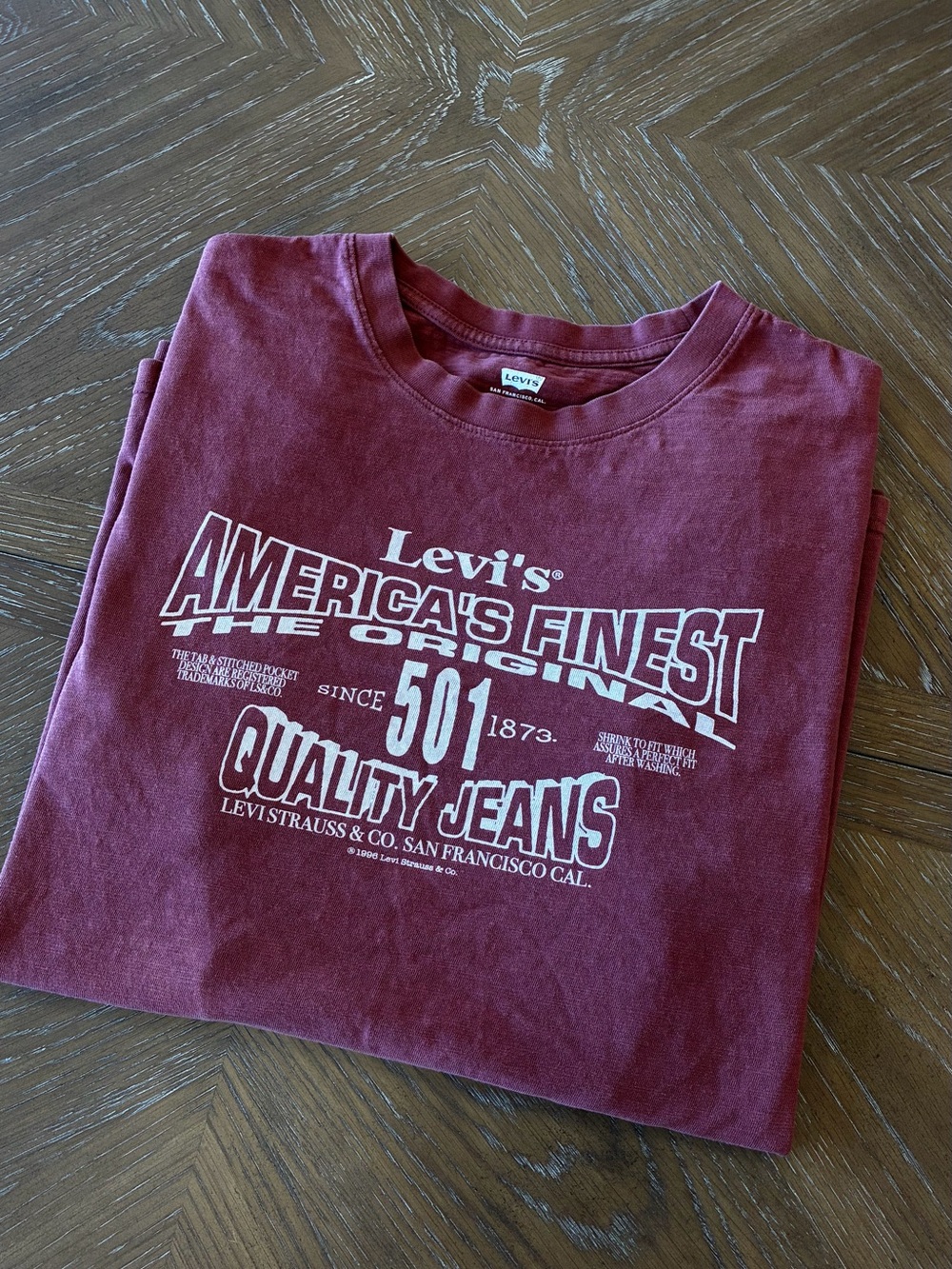 Levi’s Men's 501 Graphic T-Shirt - Burgundy